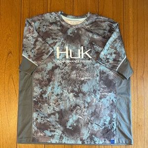 HUK short sleeve tee
